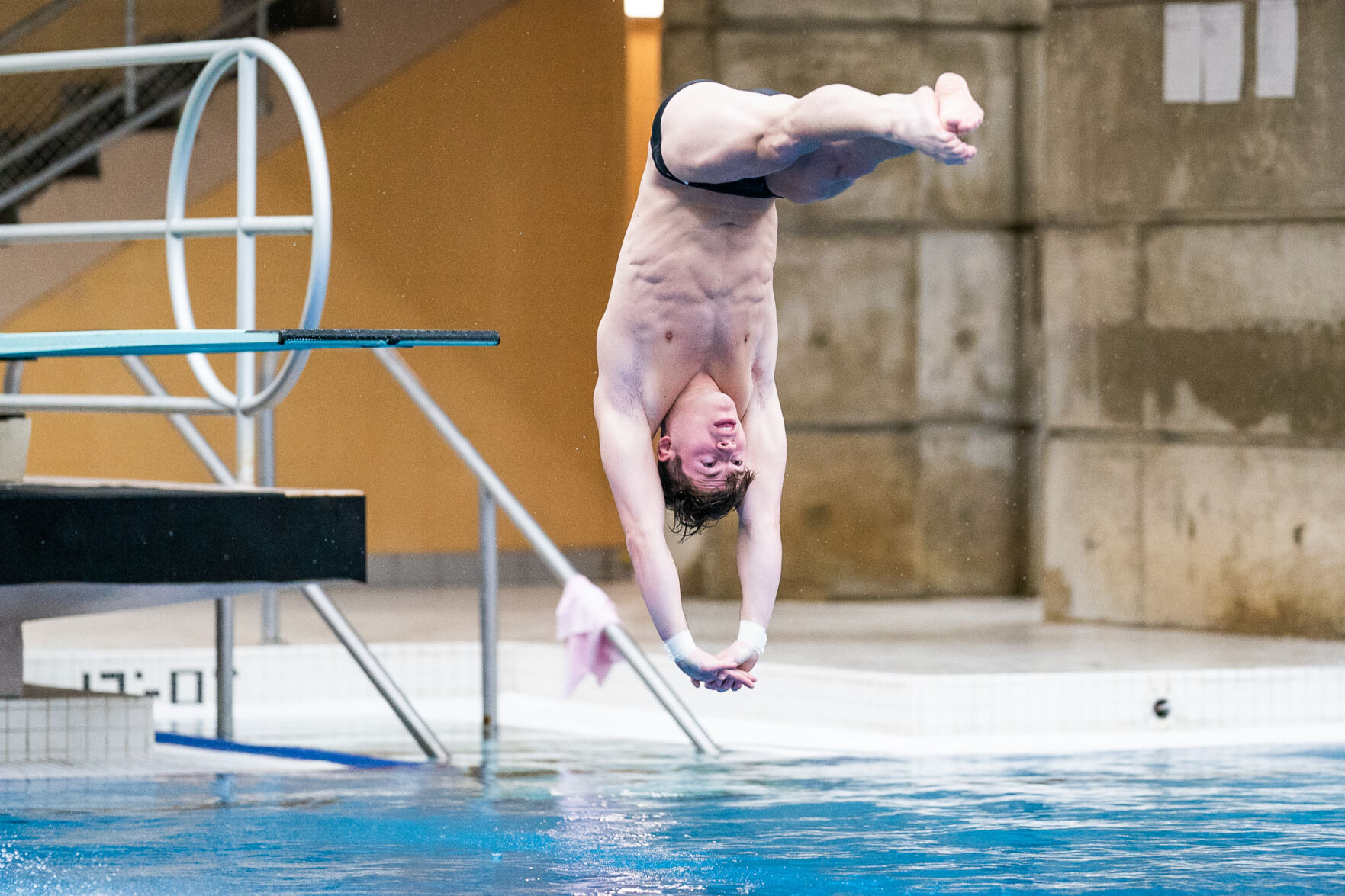 1/21/23 Indiana, Jordan Rzepka dives